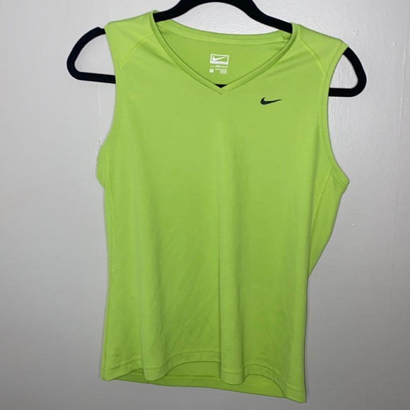 🐚Nike lime green performance sleeveless top! - Picture 2 of 7